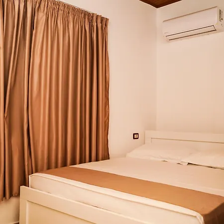 Hotel Deve Mar Borsh